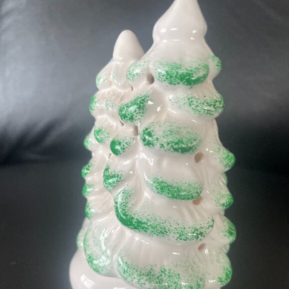 Vintage  Caroller Potpourri Figure and  House Tea Light  Holder - Picture 5 of 9